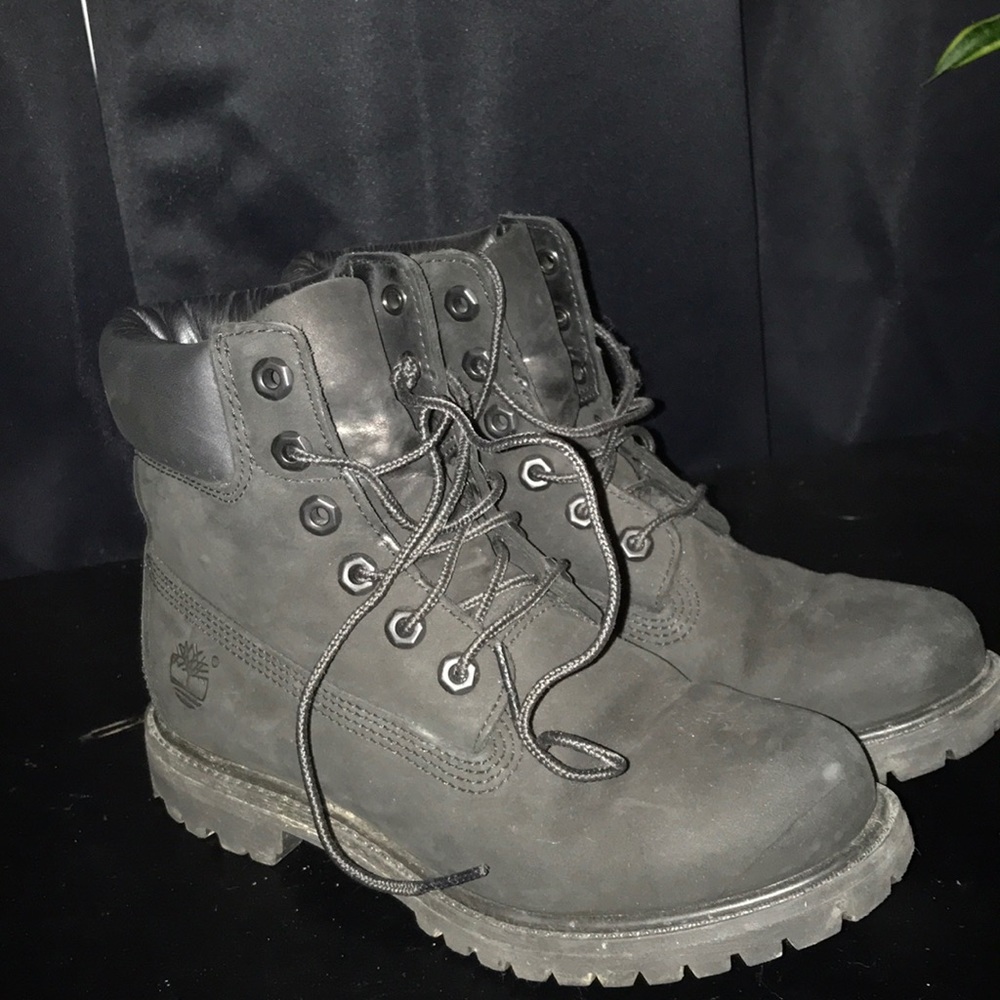 Black timberland boots